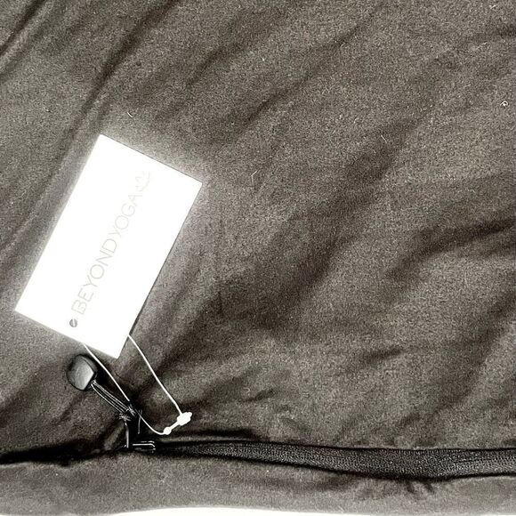 Beyond Yoga Pocket Infinity Scarf - Picture 4 of 4